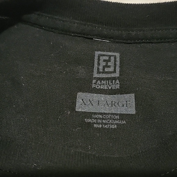 Familia print t-shirt. - Picture 3 of 3